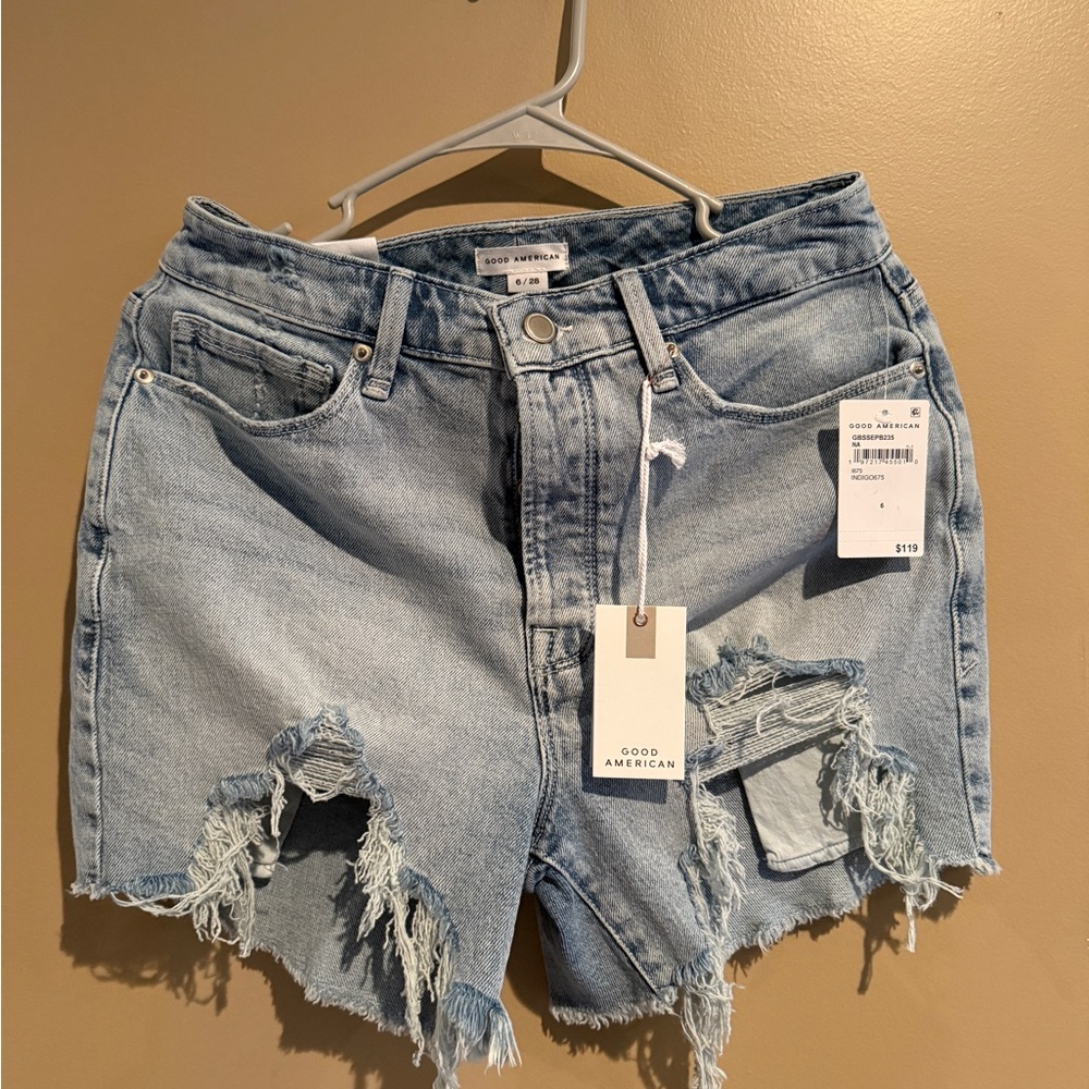 NEW ! Good American Light Blue Distressed Denim Shorts